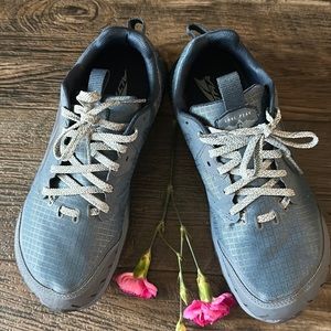 Altra lone peak trail 6 running shoes.